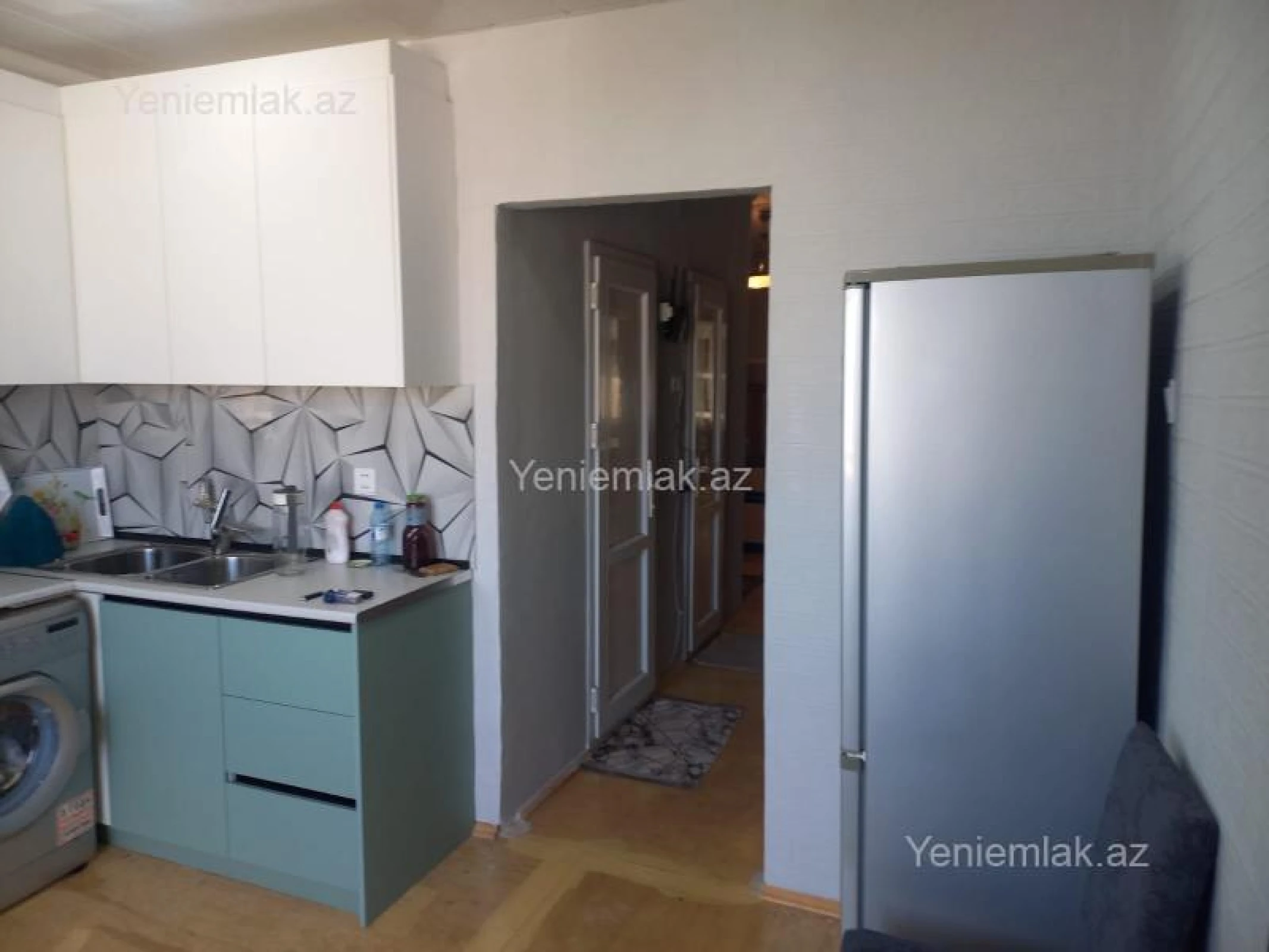 Satılır 3 otaqlı köhnə tikili 80 m²