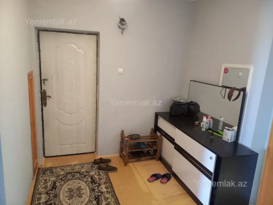 Satılır 3 otaqlı köhnə tikili 80 m²