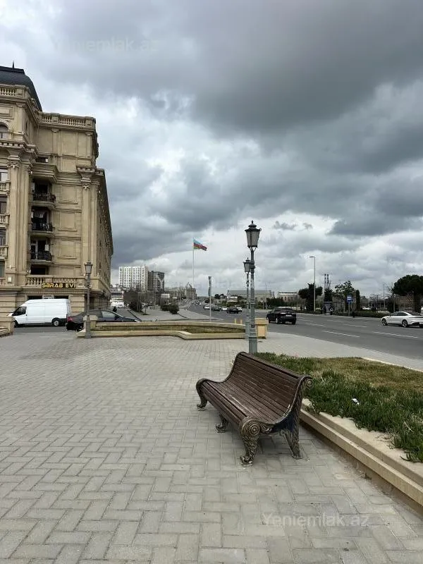 Satılır 3 otaqlı yeni tikili 100 m²