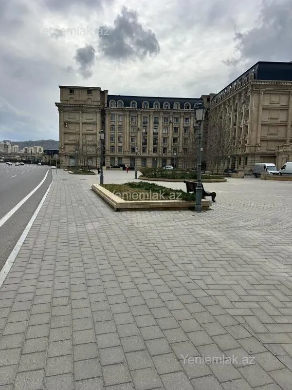 Satılır 3 otaqlı yeni tikili 100 m²