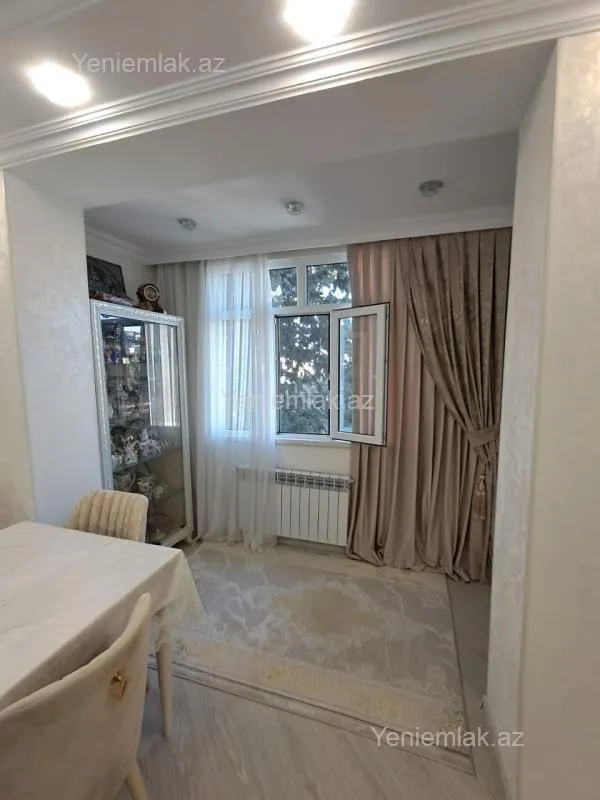 Satılır 3 otaqlı köhnə tikili 80 m²