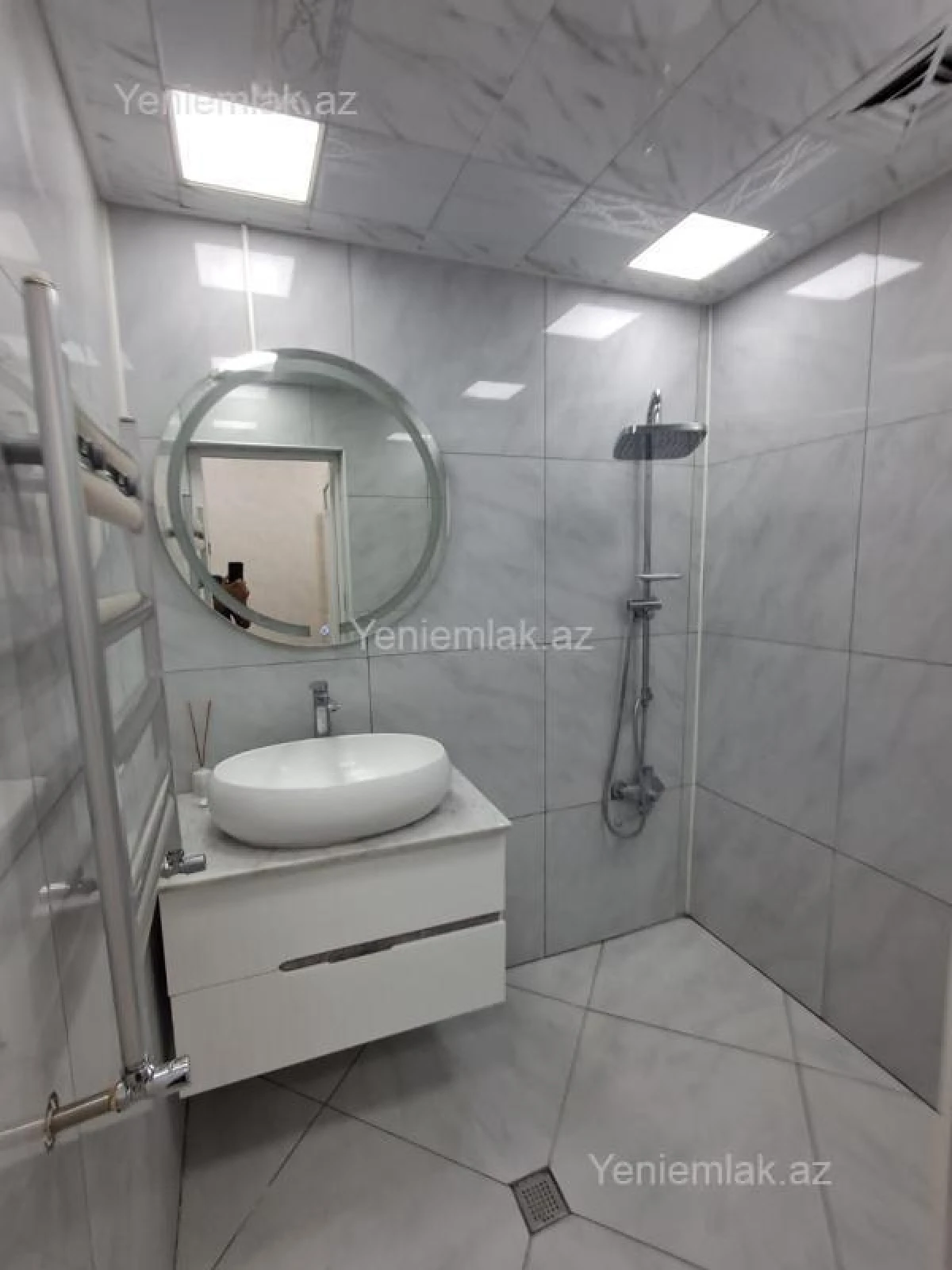 Satılır 3 otaqlı köhnə tikili 80 m²