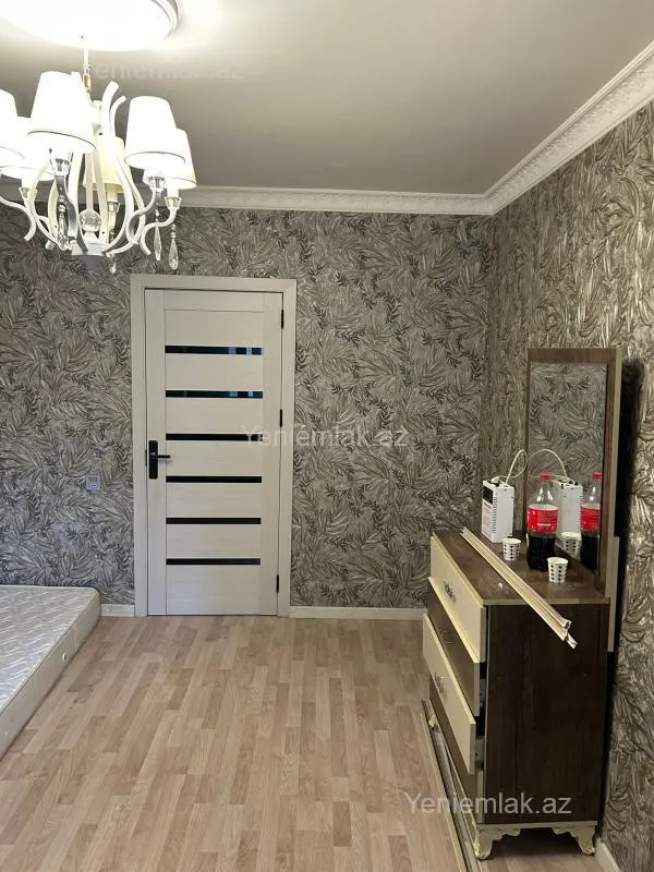 Satılır 3 otaqlı köhnə tikili 80 m²