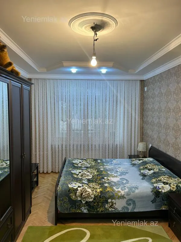 Satılır 3 otaqlı köhnə tikili 80 m²