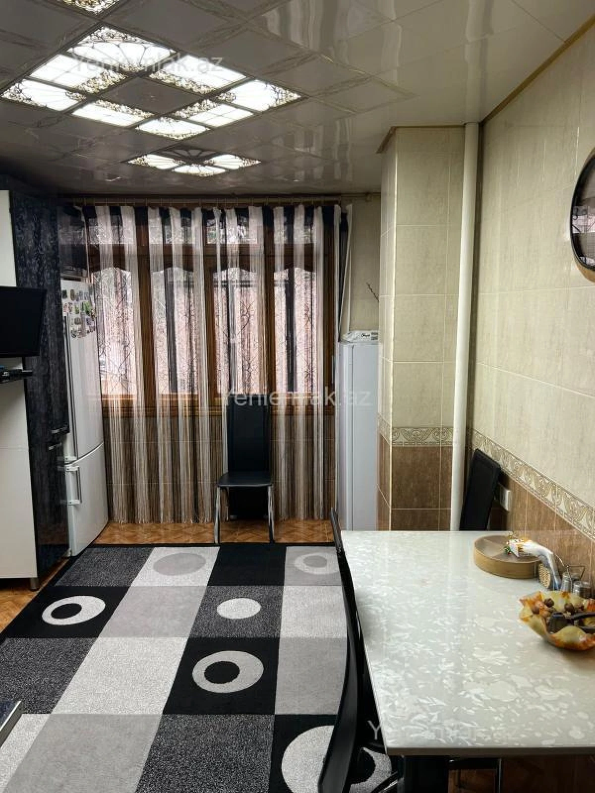 Satılır 3 otaqlı köhnə tikili 80 m²
