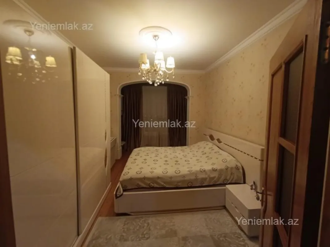 Satılır 3 otaqlı köhnə tikili 80 m²