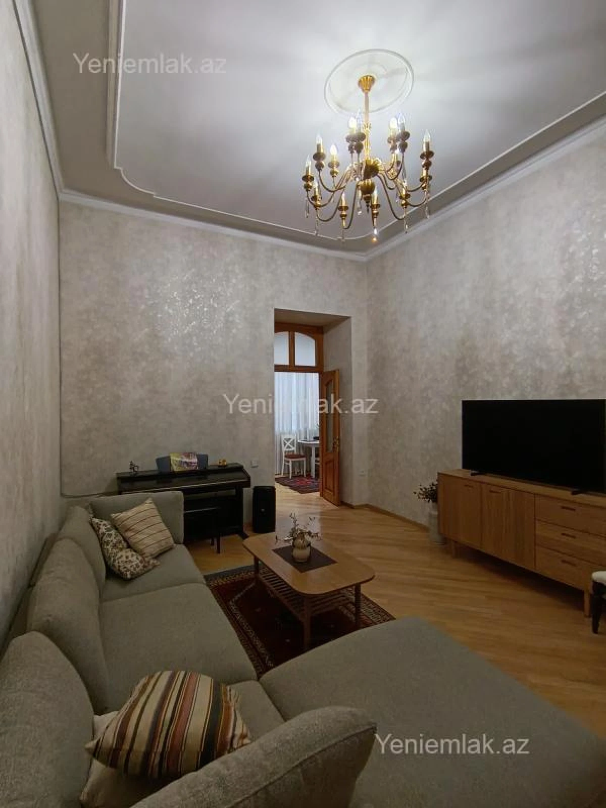 Satılır 2 otaqlı köhnə tikili 80 m²