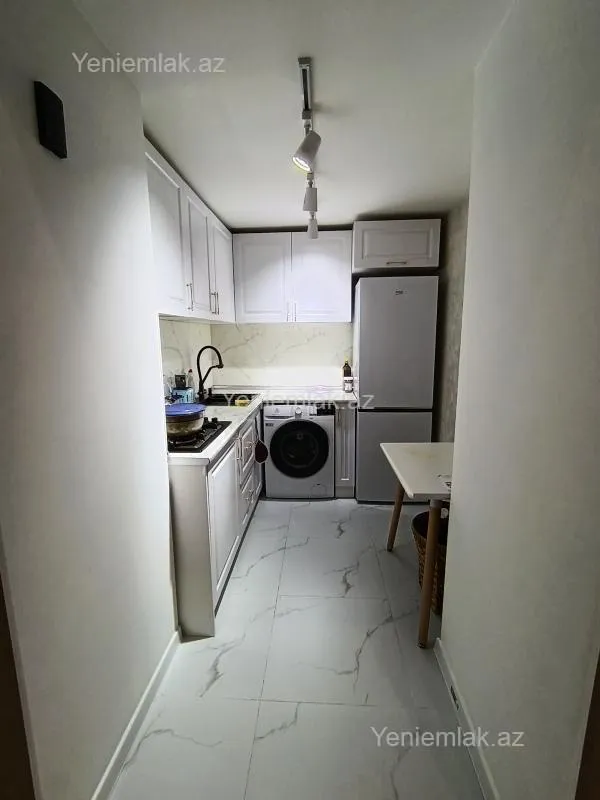 Satılır 2 otaqlı köhnə tikili 80 m²