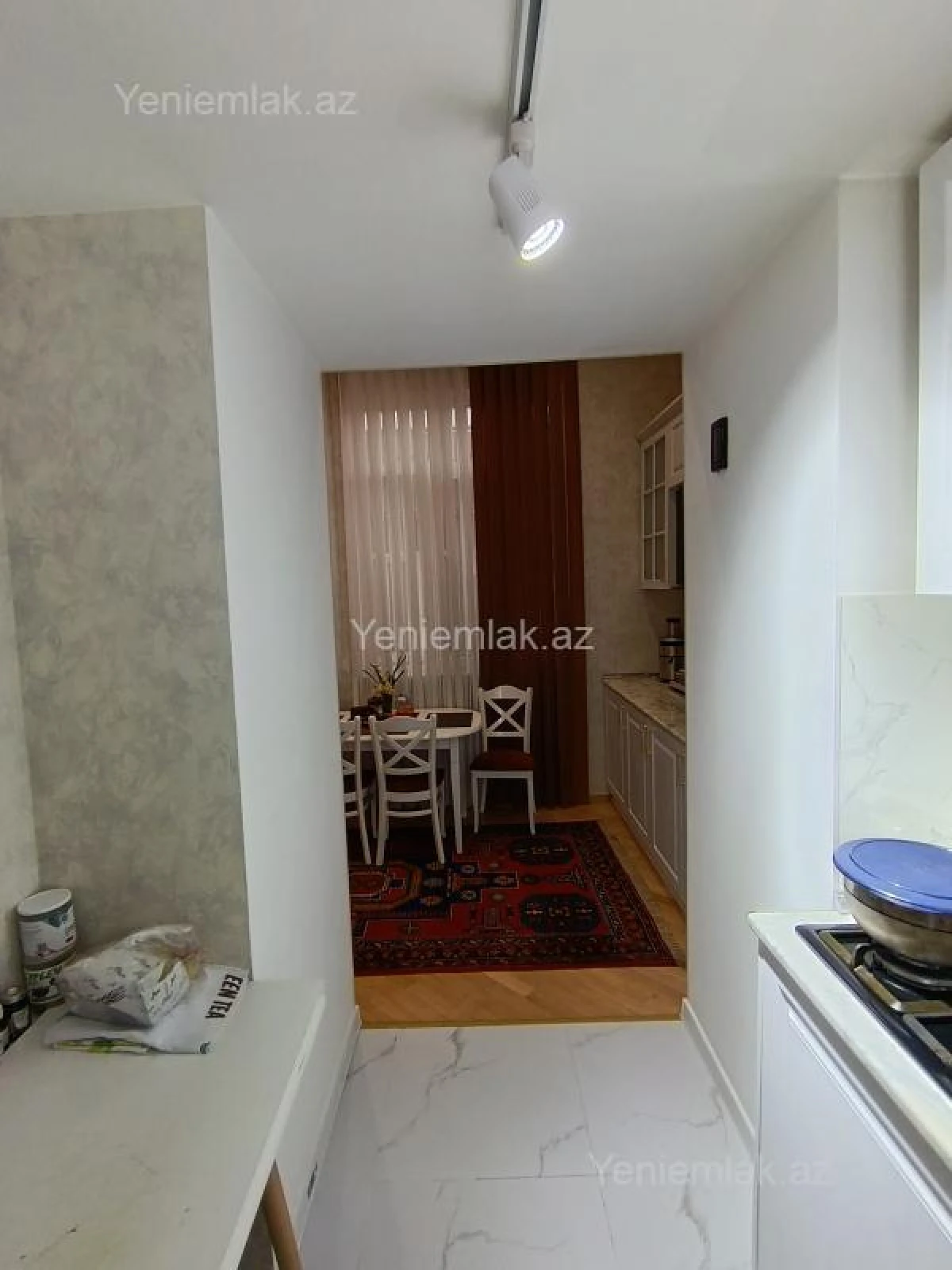 Satılır 2 otaqlı köhnə tikili 80 m²