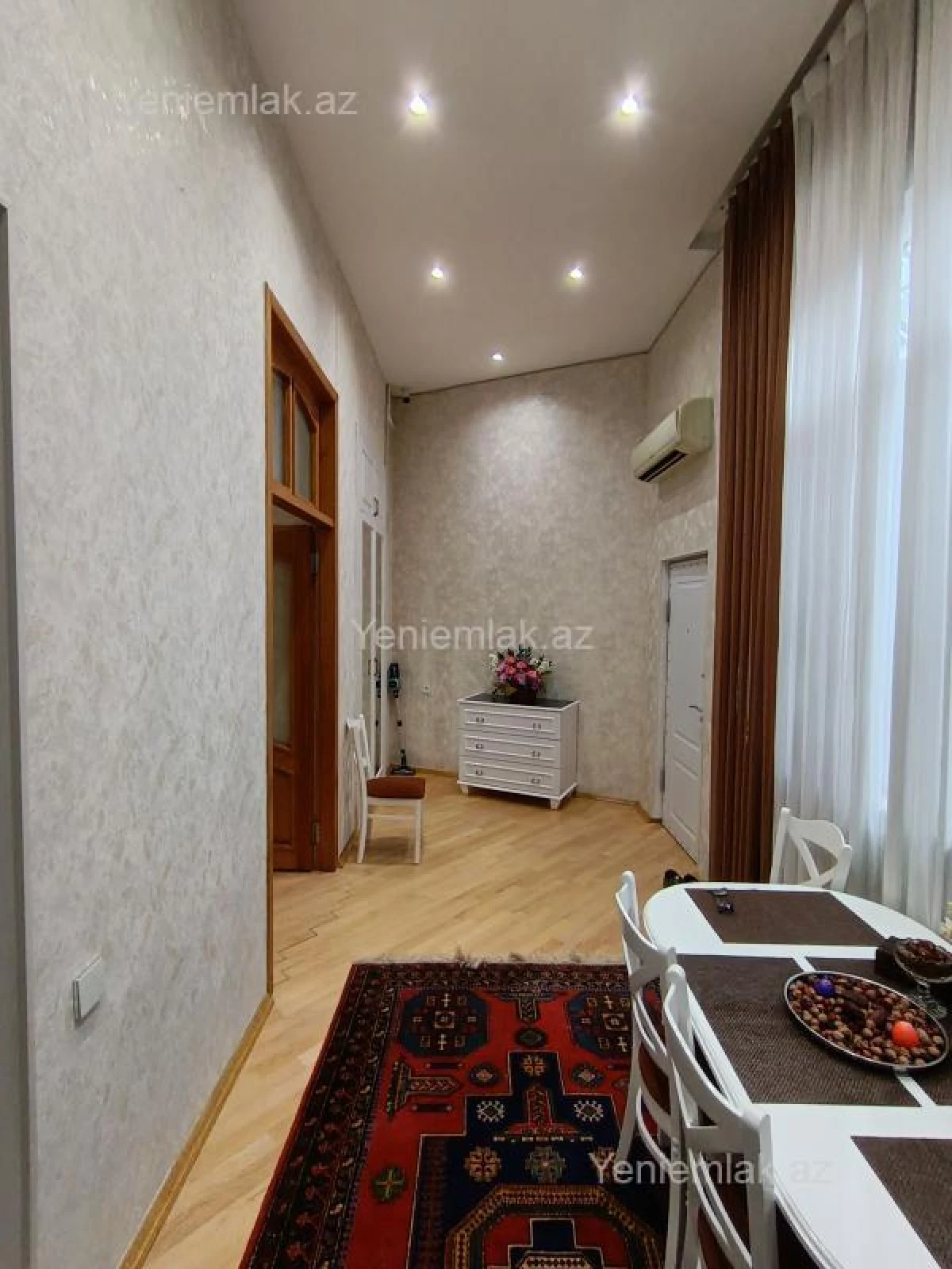 Satılır 2 otaqlı köhnə tikili 80 m²