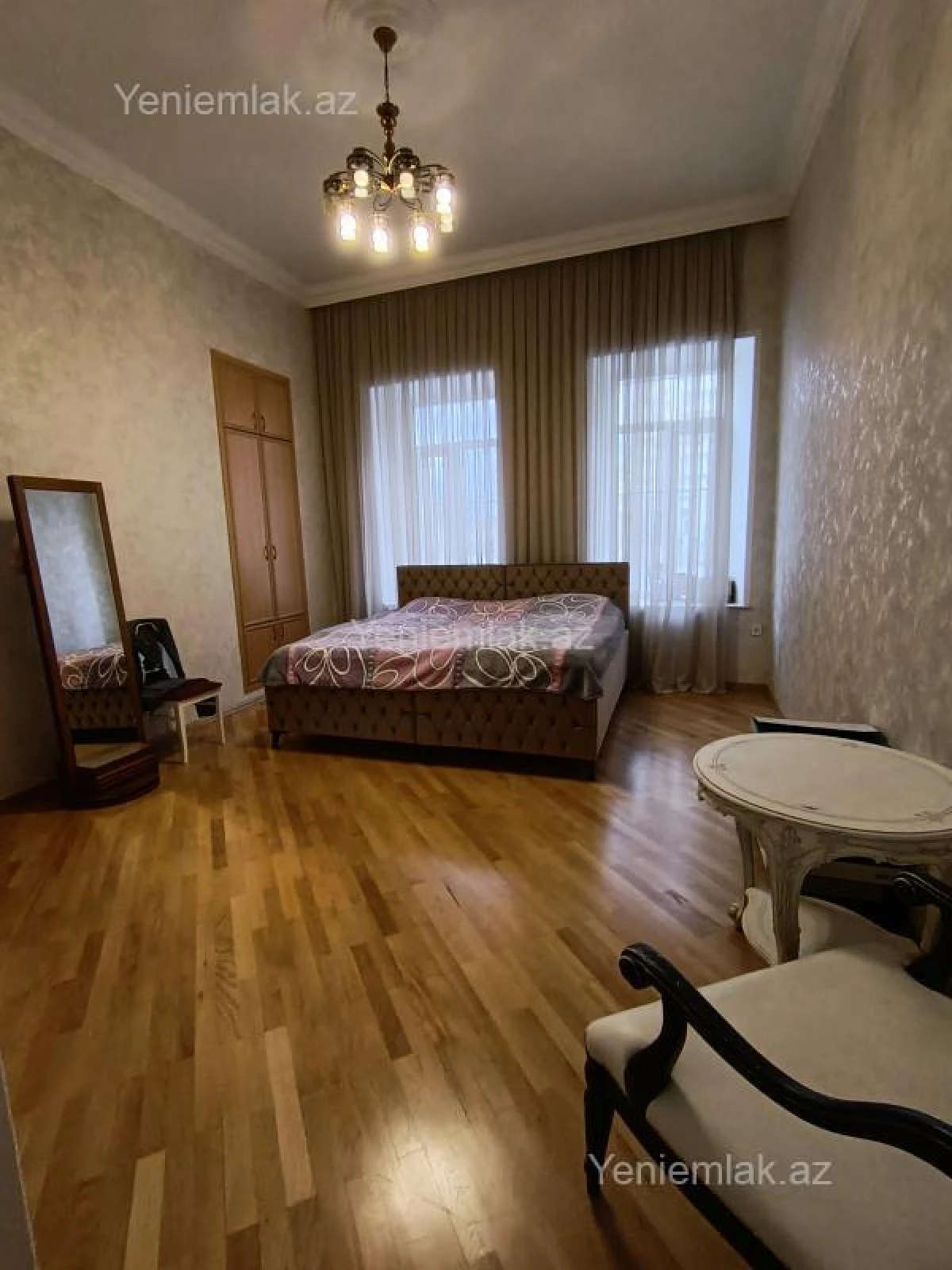 Satılır 2 otaqlı köhnə tikili 80 m²