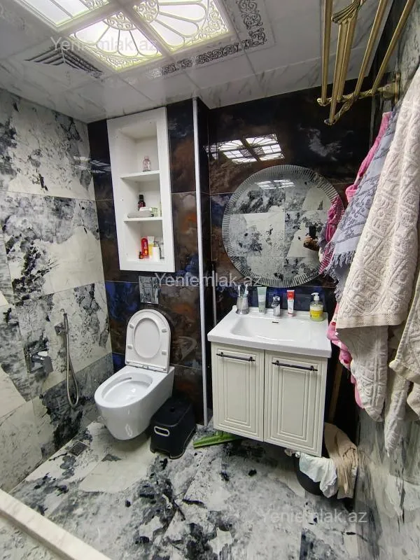 Satılır 2 otaqlı köhnə tikili 80 m²