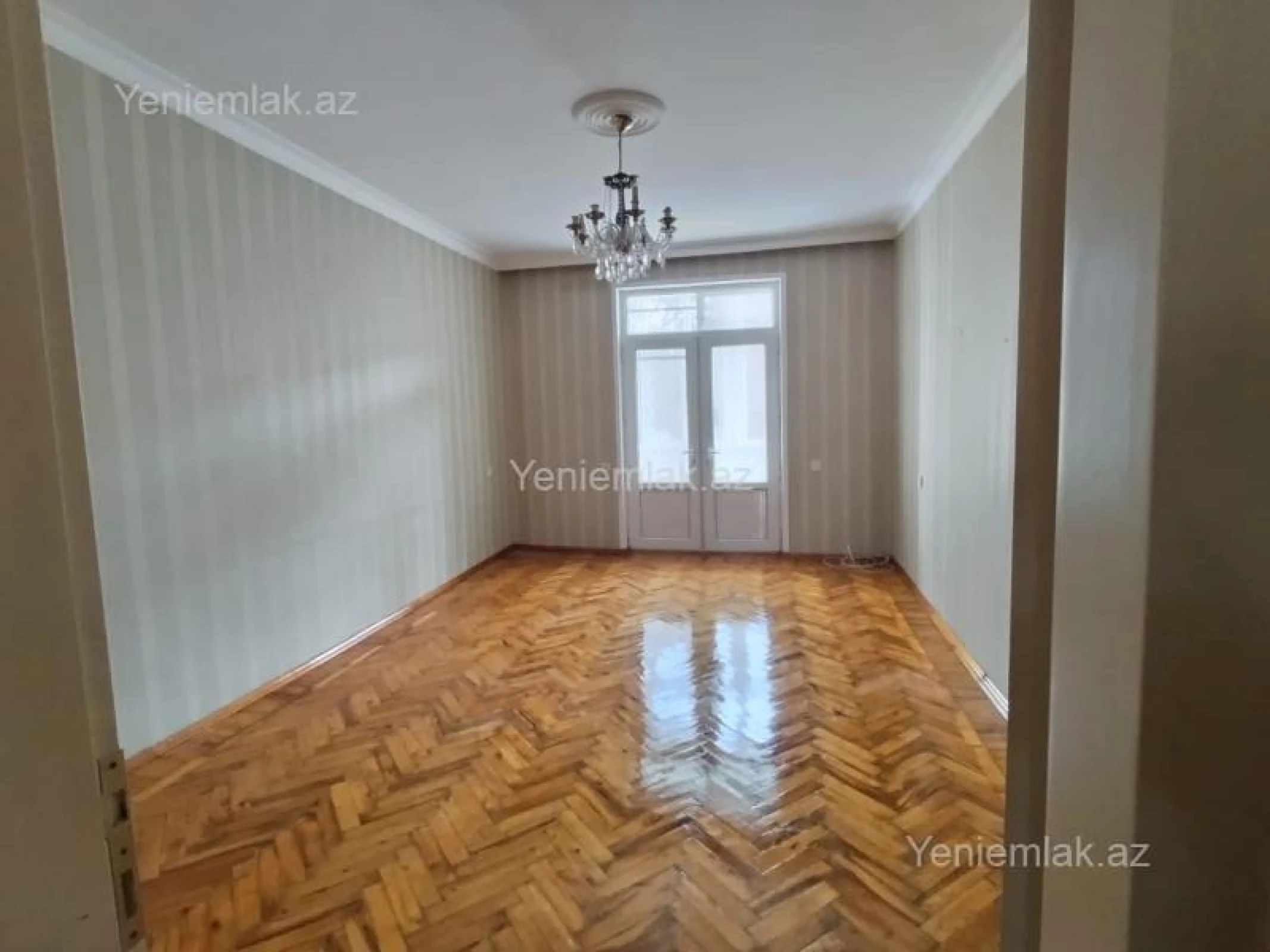 Satılır 2 otaqlı köhnə tikili 70 m²