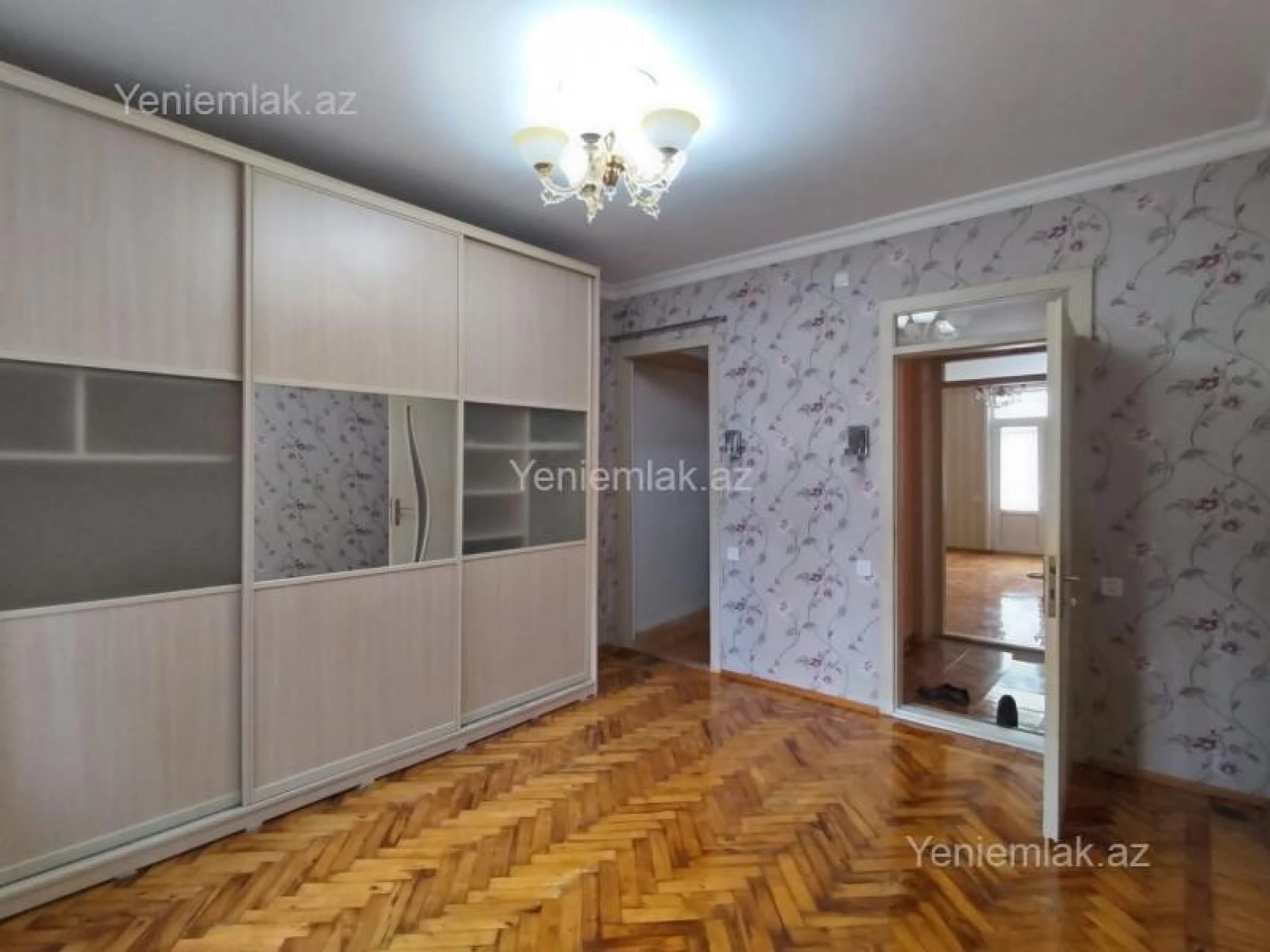 Satılır 2 otaqlı köhnə tikili 70 m²