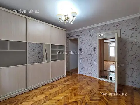 Satılır 2 otaqlı köhnə tikili 70 m²