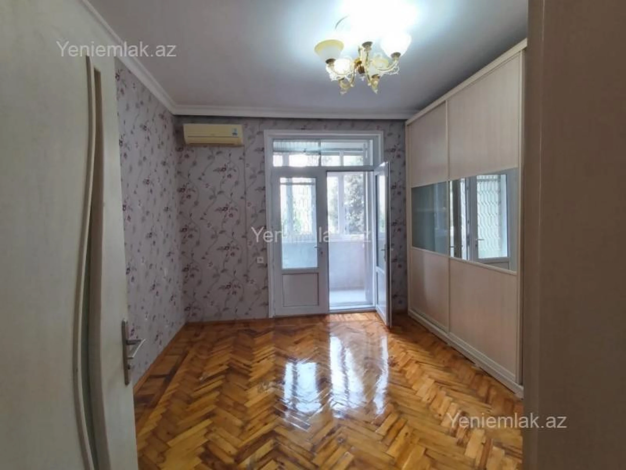 Satılır 2 otaqlı köhnə tikili 70 m²