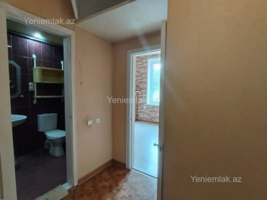 Satılır 2 otaqlı köhnə tikili 70 m²