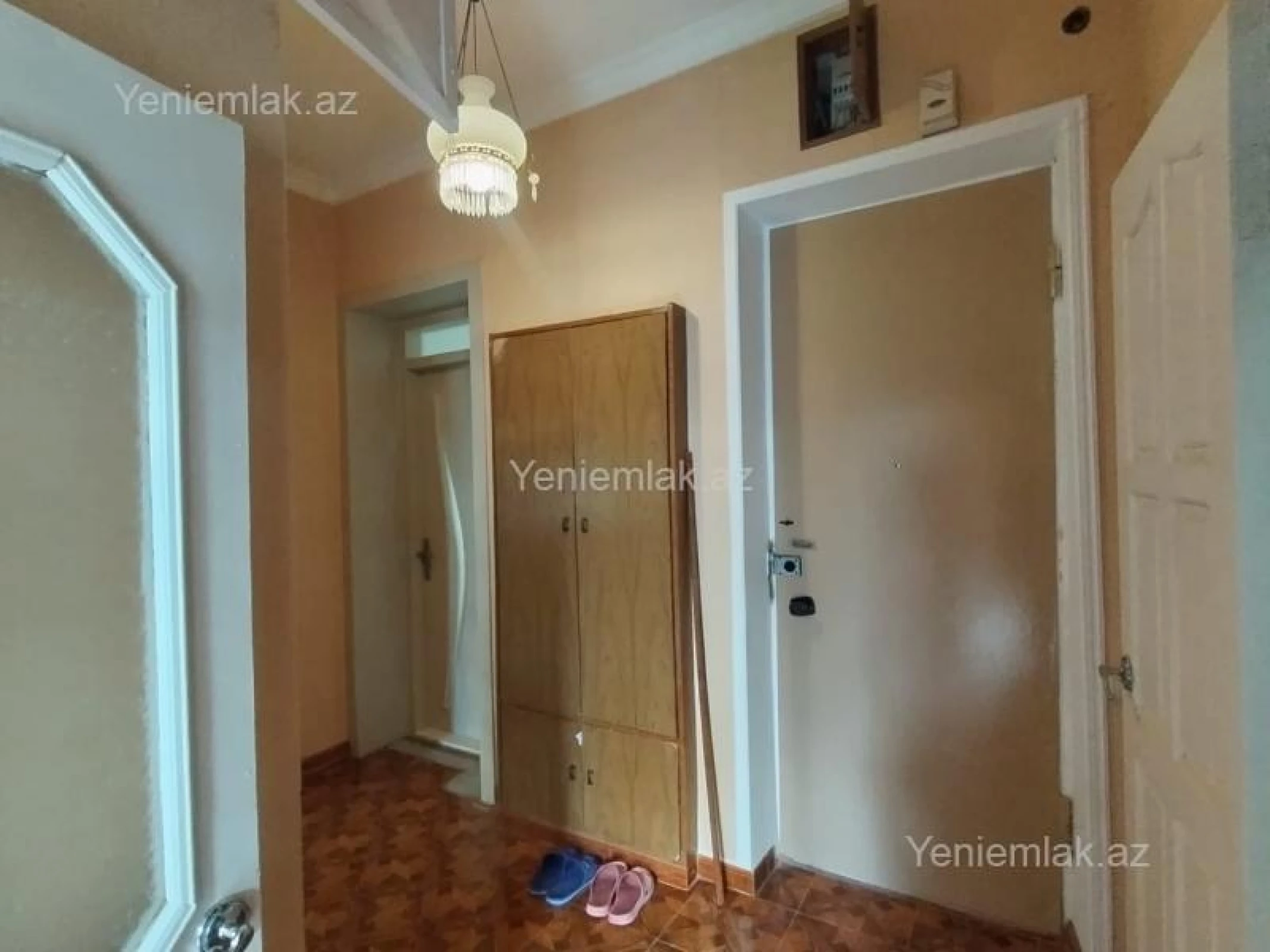 Satılır 2 otaqlı köhnə tikili 70 m²