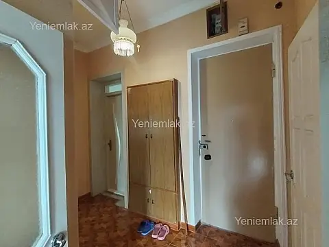 Satılır 2 otaqlı köhnə tikili 70 m²
