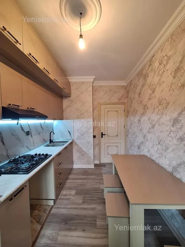 Satılır 3 otaqlı köhnə tikili 70 m²
