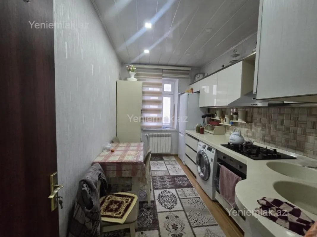 Satılır 3 otaqlı köhnə tikili 74 m²