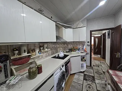 Satılır 3 otaqlı köhnə tikili 74 m² — Sumqayıt, 7-ci mikrorayon 3 otaq 74.00 m²