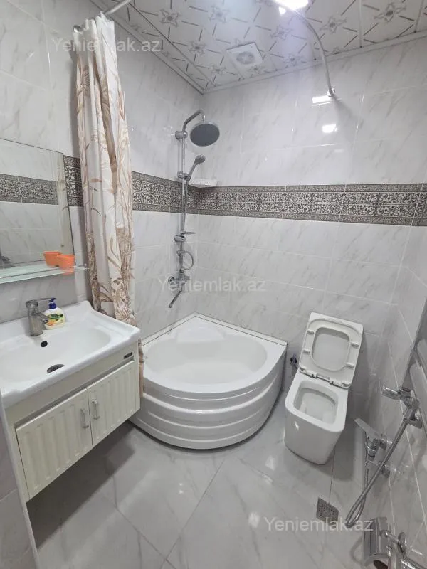 Satılır 2 otaqlı yeni tikili 65 m²