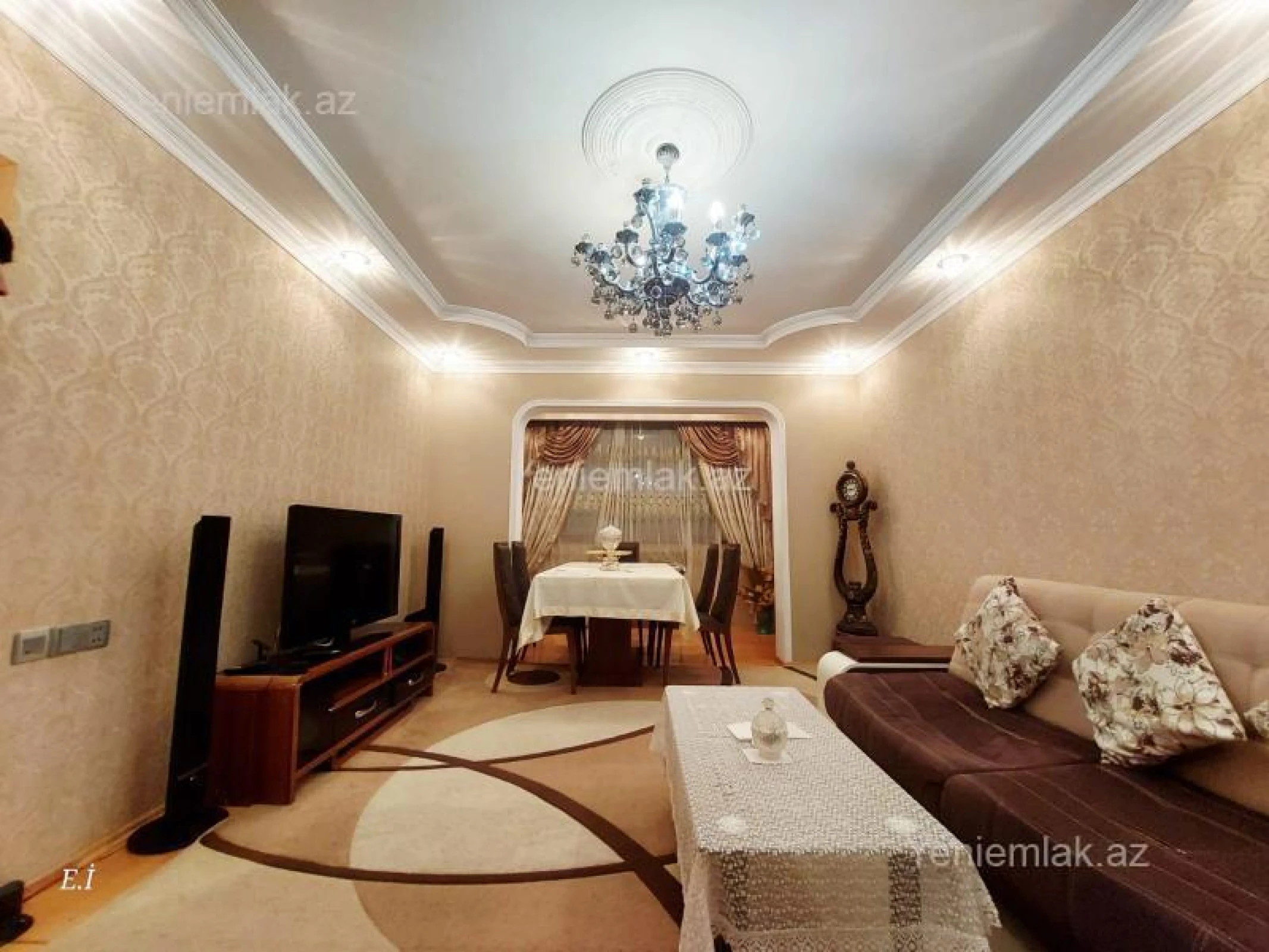 Satılır 4 otaqlı köhnə tikili 82 m²