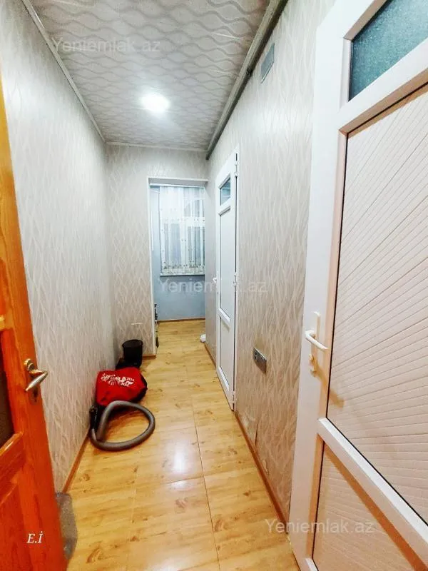 Satılır 4 otaqlı köhnə tikili 82 m²