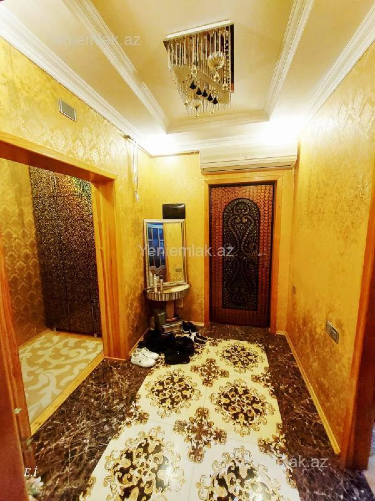 Satılır 4 otaqlı köhnə tikili 82 m²