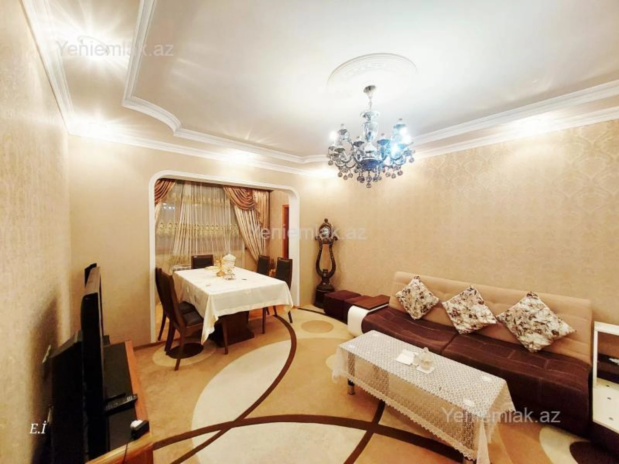 Satılır 4 otaqlı köhnə tikili 82 m²