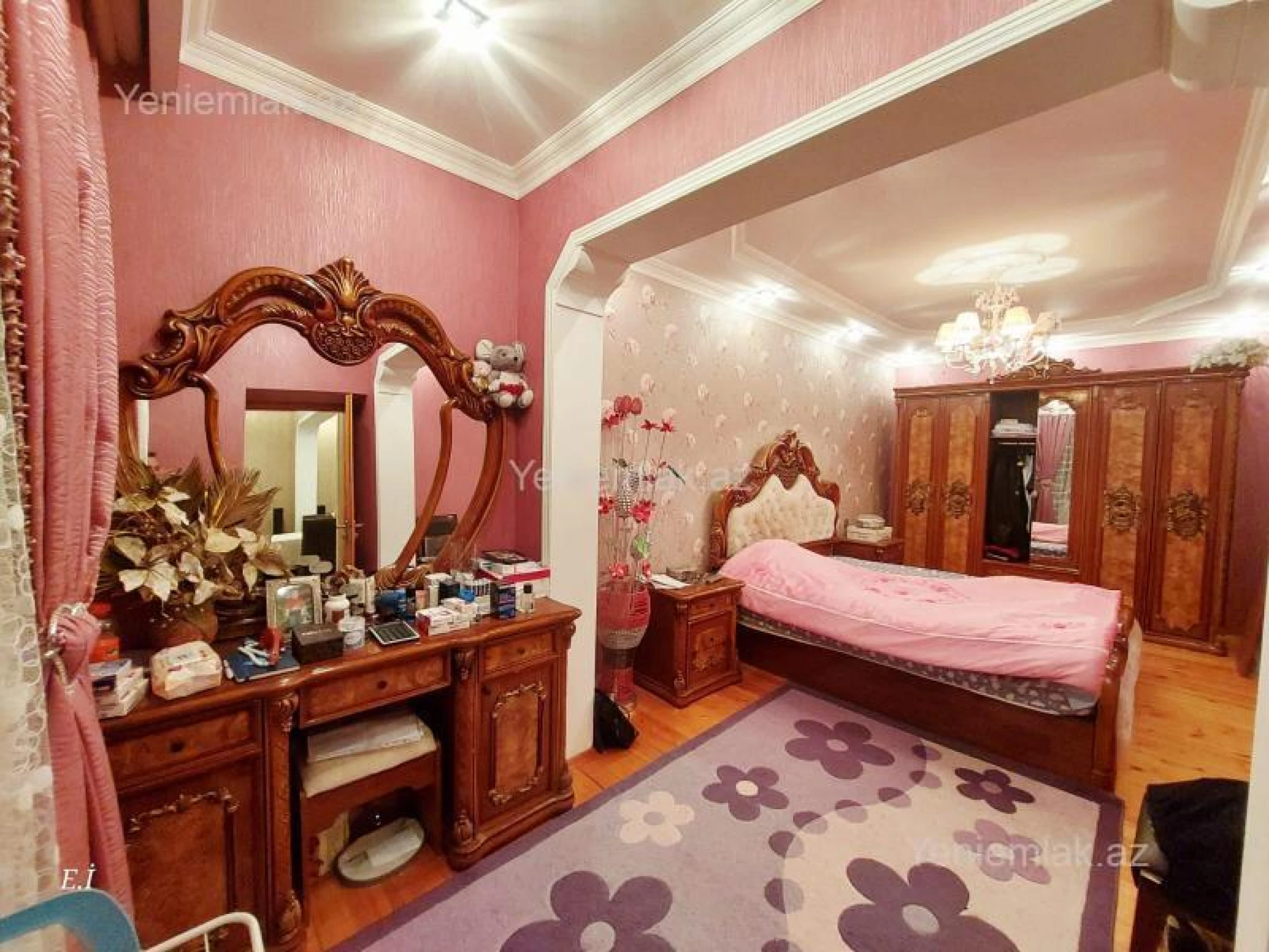 Satılır 4 otaqlı köhnə tikili 82 m²