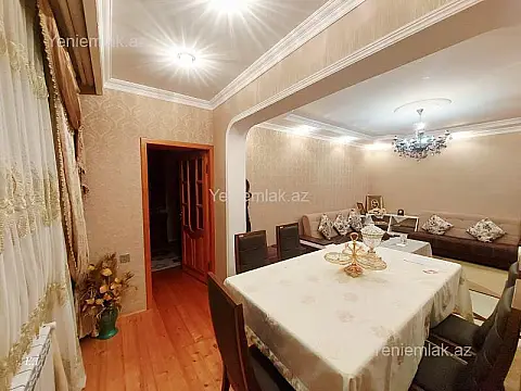 Satılır 4 otaqlı köhnə tikili 82 m²