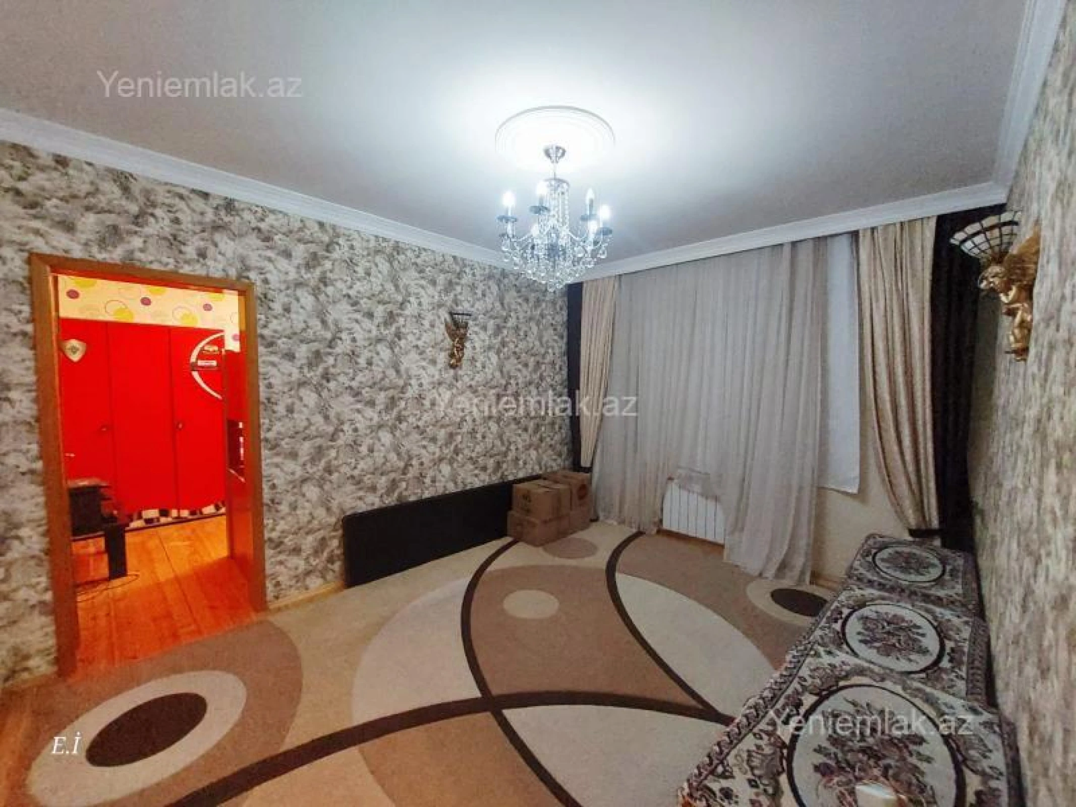 Satılır 4 otaqlı köhnə tikili 82 m²