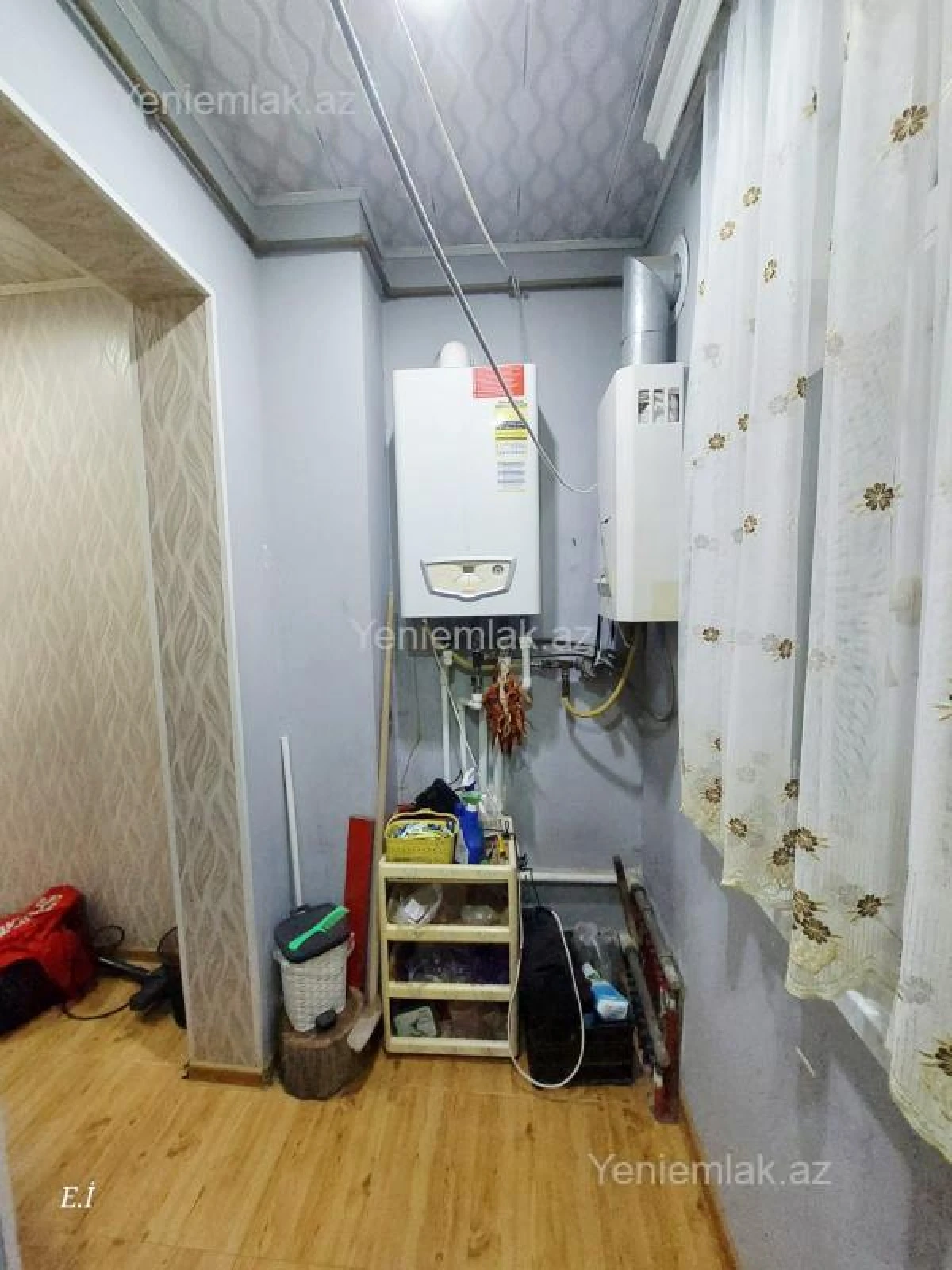 Satılır 4 otaqlı köhnə tikili 82 m²