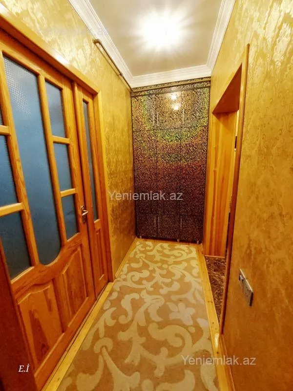 Satılır 4 otaqlı köhnə tikili 82 m²