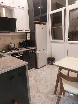 Satılır 2 otaqlı köhnə tikili 56 m²
