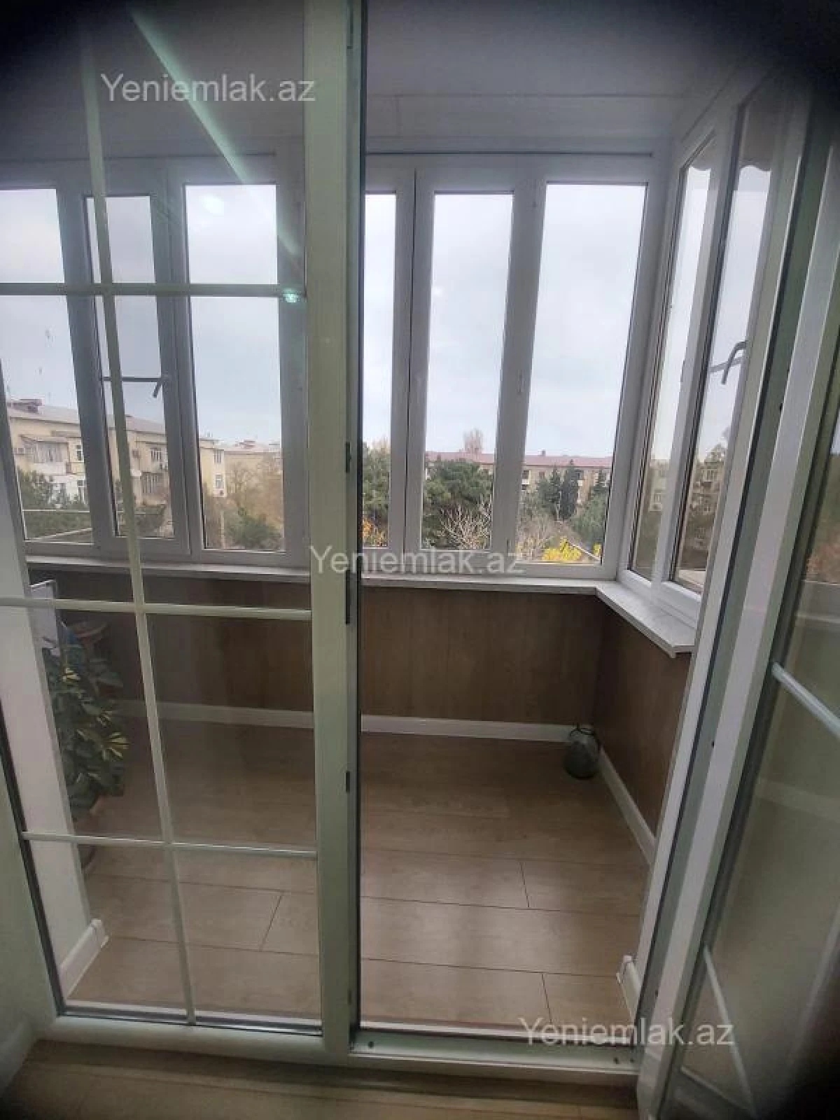 Satılır 2 otaqlı köhnə tikili 56 m²