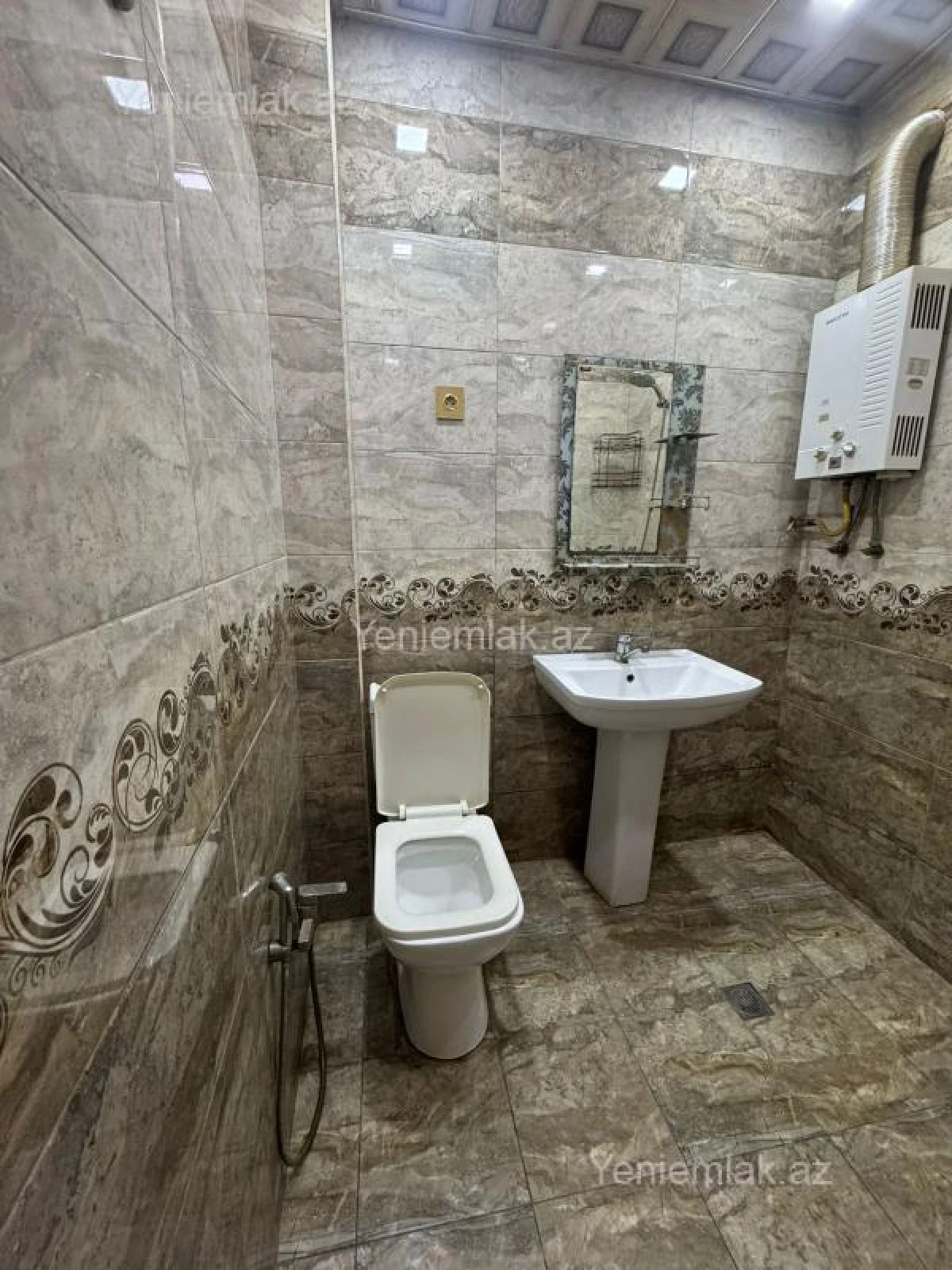Satılır 1 otaqlı köhnə tikili 35 m²