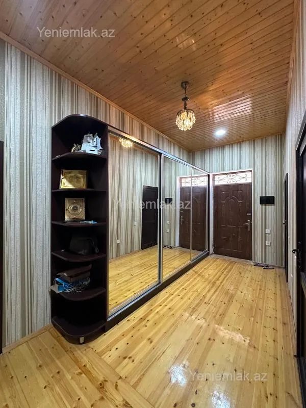 Satılır 4 otaqlı həyət evi 280 m²