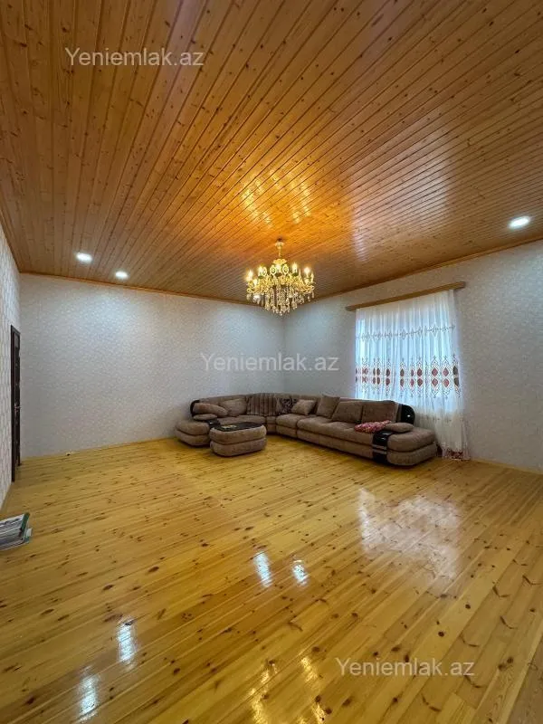 Satılır 4 otaqlı həyət evi 280 m²