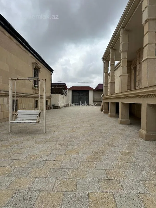 Satılır 4 otaqlı həyət evi 280 m²