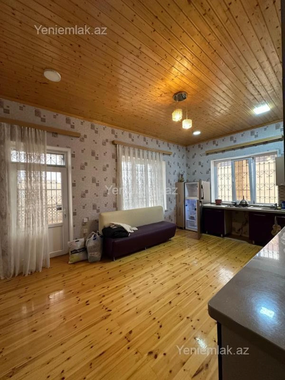 Satılır 4 otaqlı həyət evi 280 m²