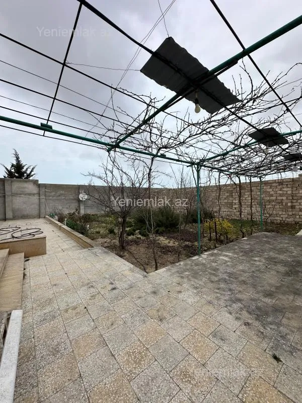 Satılır 4 otaqlı həyət evi 280 m²