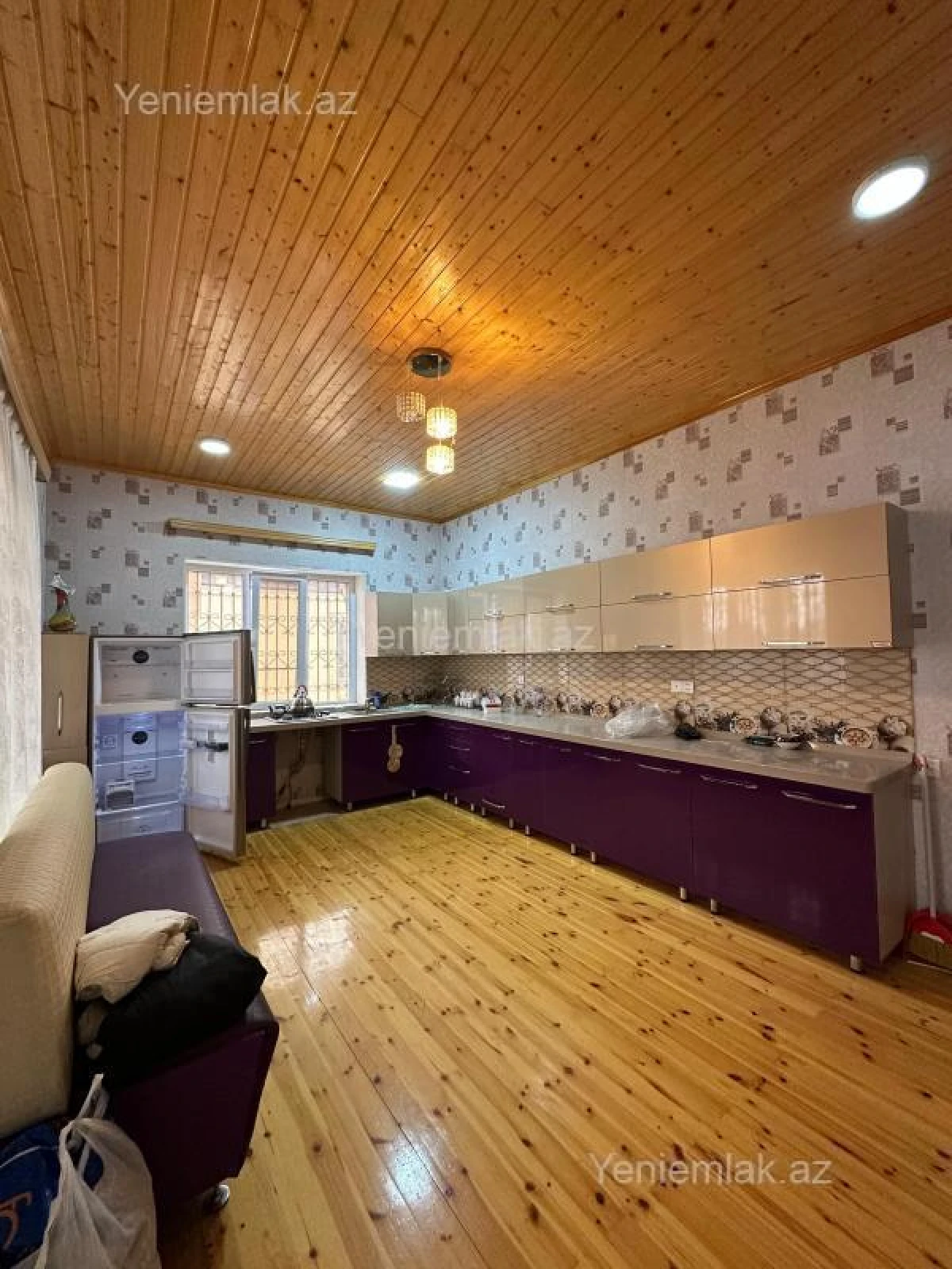 Satılır 4 otaqlı həyət evi 280 m²