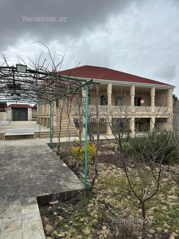 Satılır 4 otaqlı həyət evi 280 m²