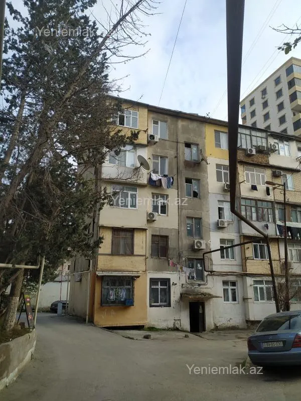 Satılır 2 otaqlı köhnə tikili 50 m²