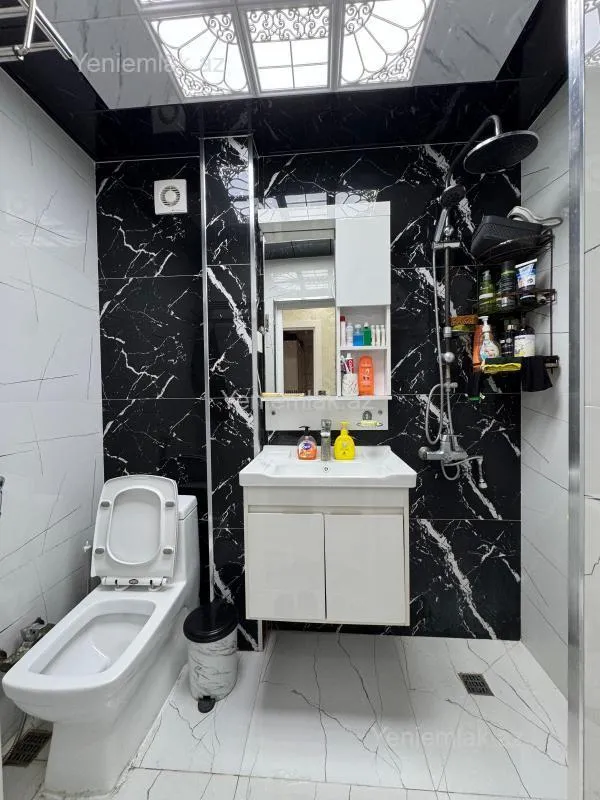 Satılır 4 otaqlı köhnə tikili 80 m²