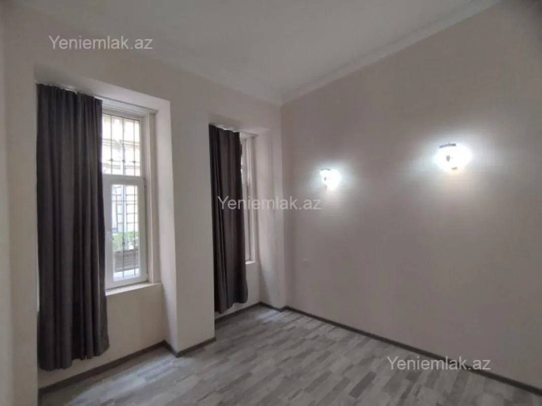 Satılır 2 otaqlı köhnə tikili 42 m²