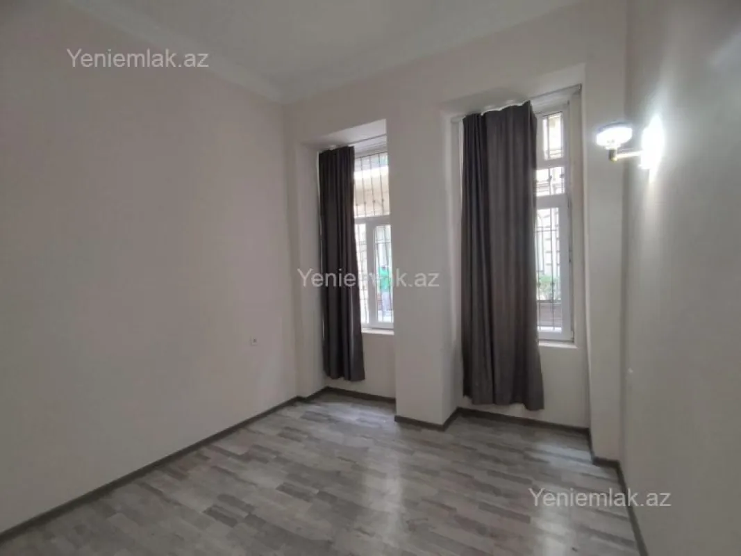 Satılır 2 otaqlı köhnə tikili 42 m²